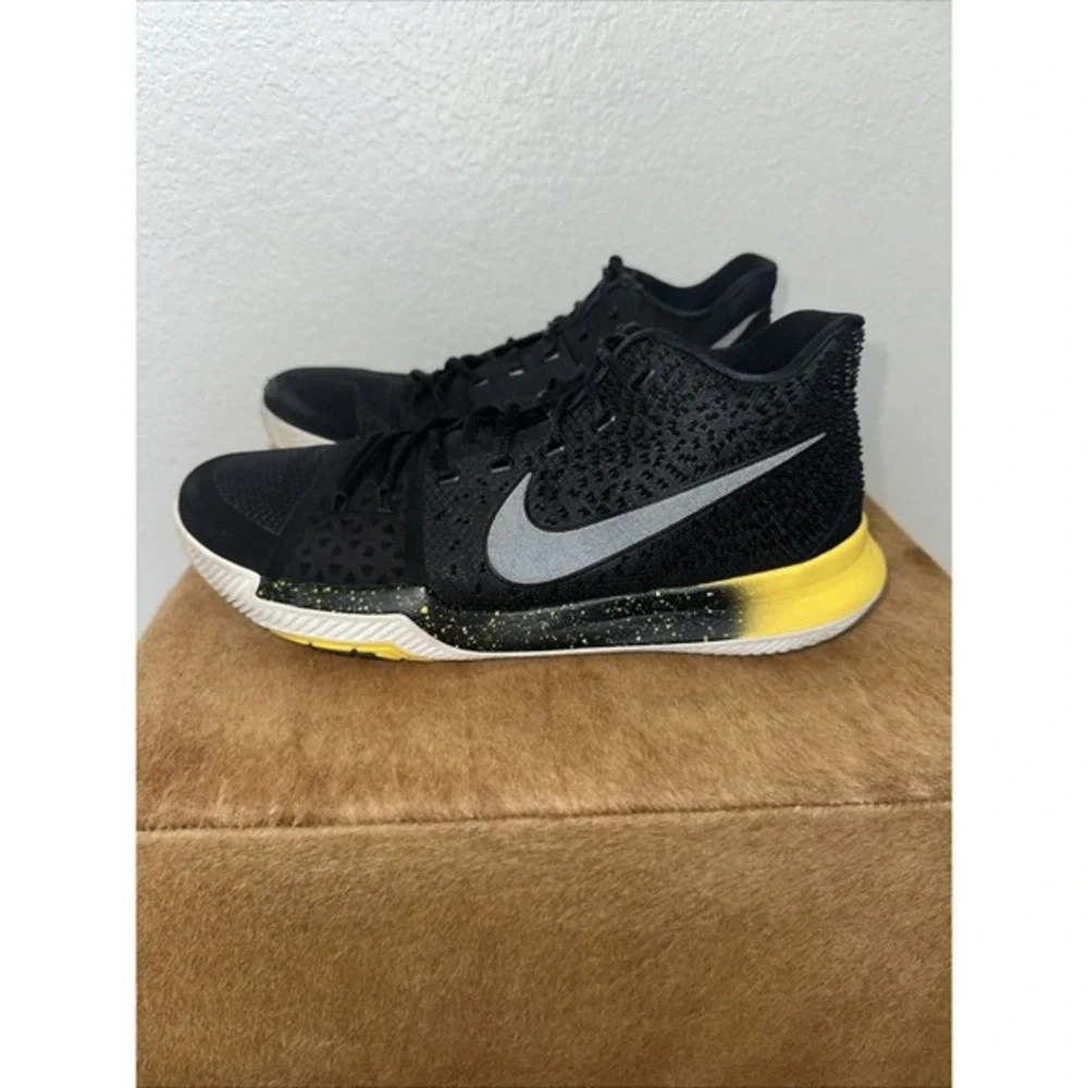 Nike Mens Kyrie 3 Basketball Shoes‎ Black Yellow 852395-901 Size 13 Sneakers.